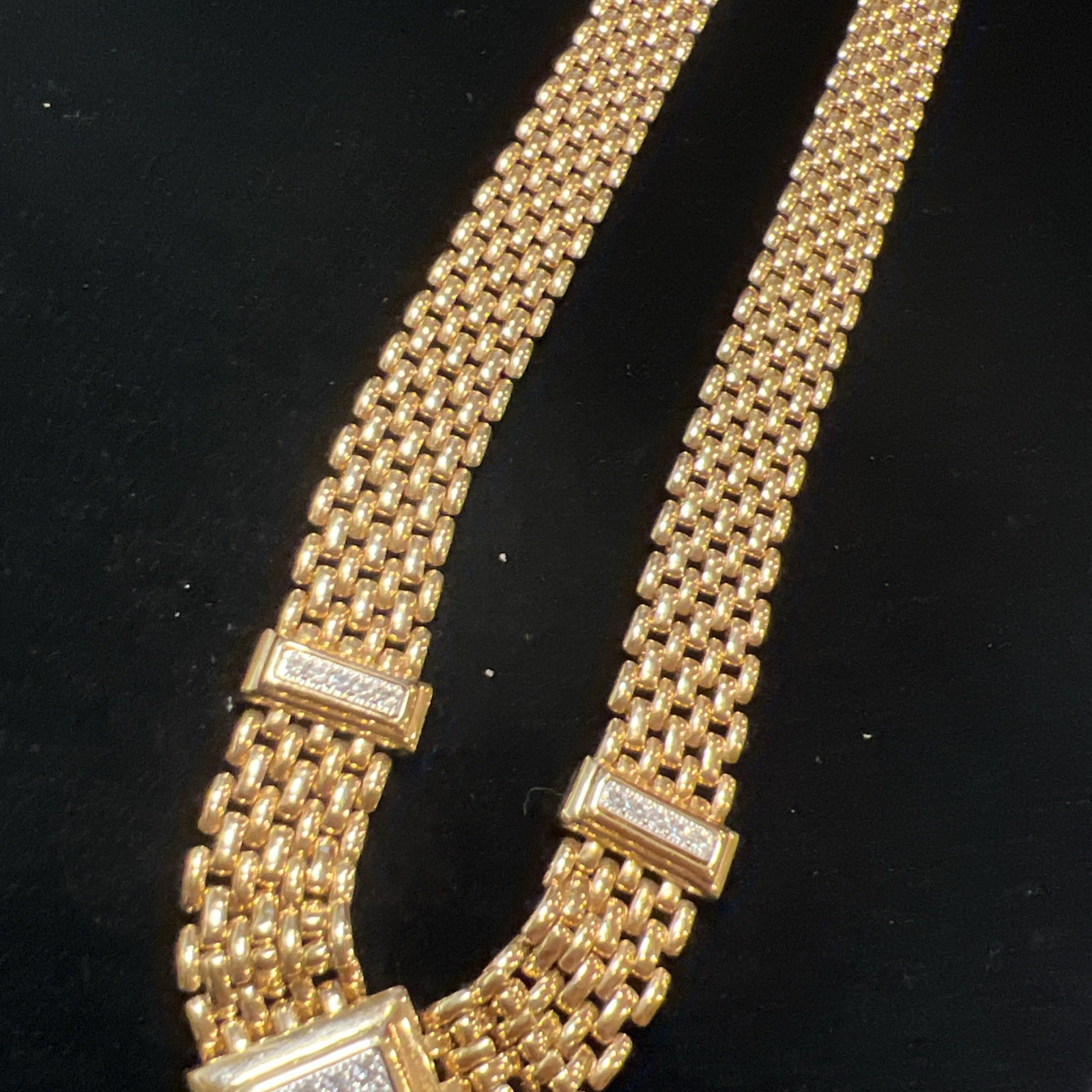 AVON Brick Chain Design V Shape Pave Rhinestone Push Lock Gold Tone 18”Necklace
