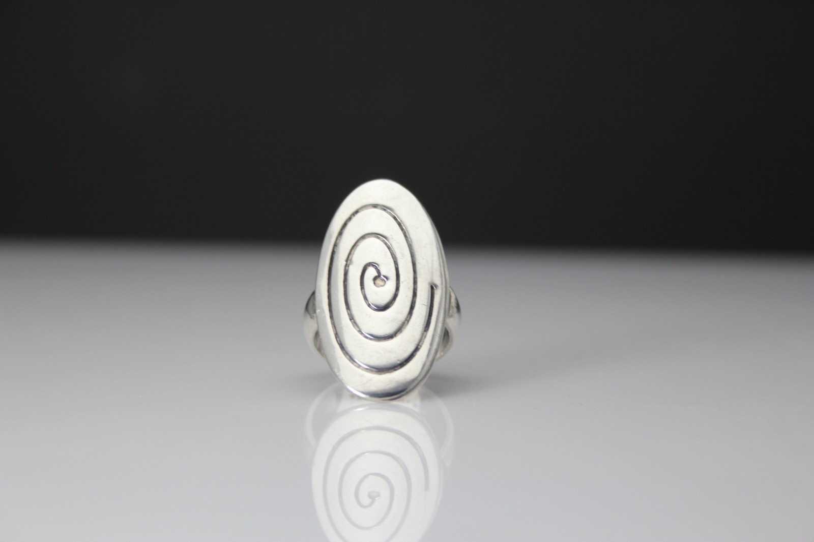 925 Sterling Silver Oblong Spiral Design Mexico Size 6.75 Ring 7 Grams (RIN9701)