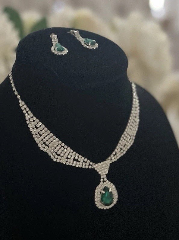Green Clear Crystal Rhinestone Silver Tone Pendant Necklace Earring Set