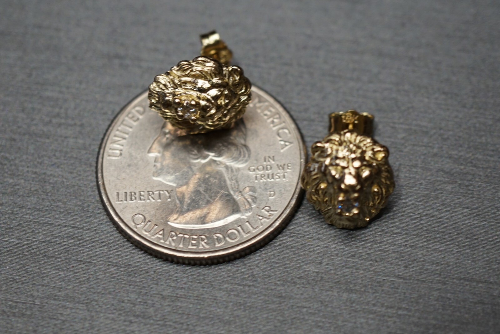 10K Solid Yellow Gold 0.4″ 3D Lion Head CZ Stud Earrings. Men Women Children