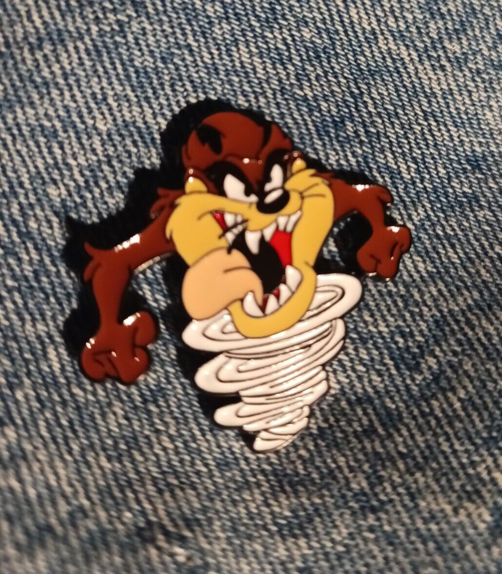 TASMANIAN DEVIL-“LOONEY TUNES”-ENAMEL,LAPEL PIN COMBINED SHIPPING $4.99 NO LIMIT