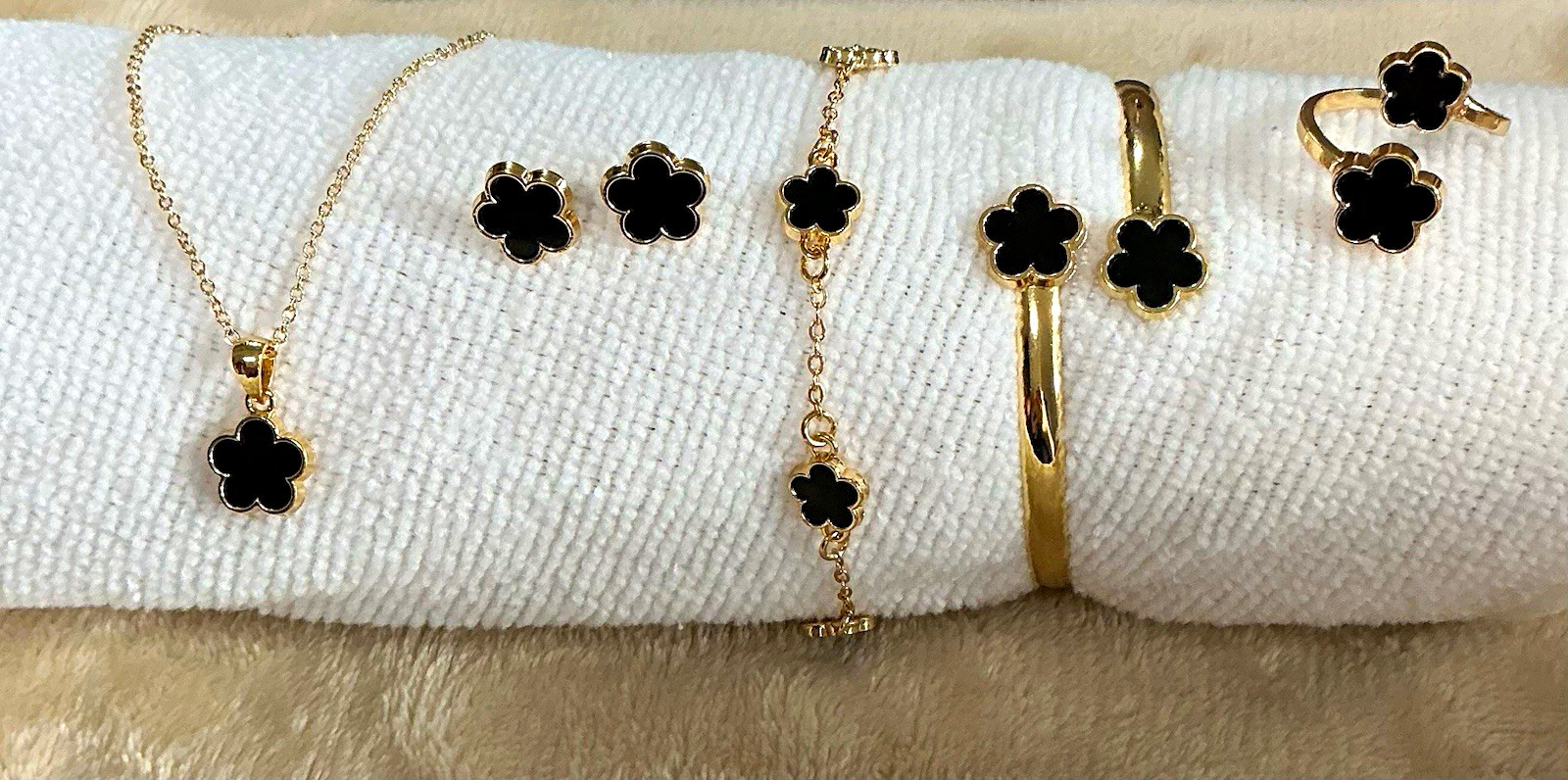 Gold Tone Black Clover Jewelry Set Necklace Bracelet Bangle Ring Earrings