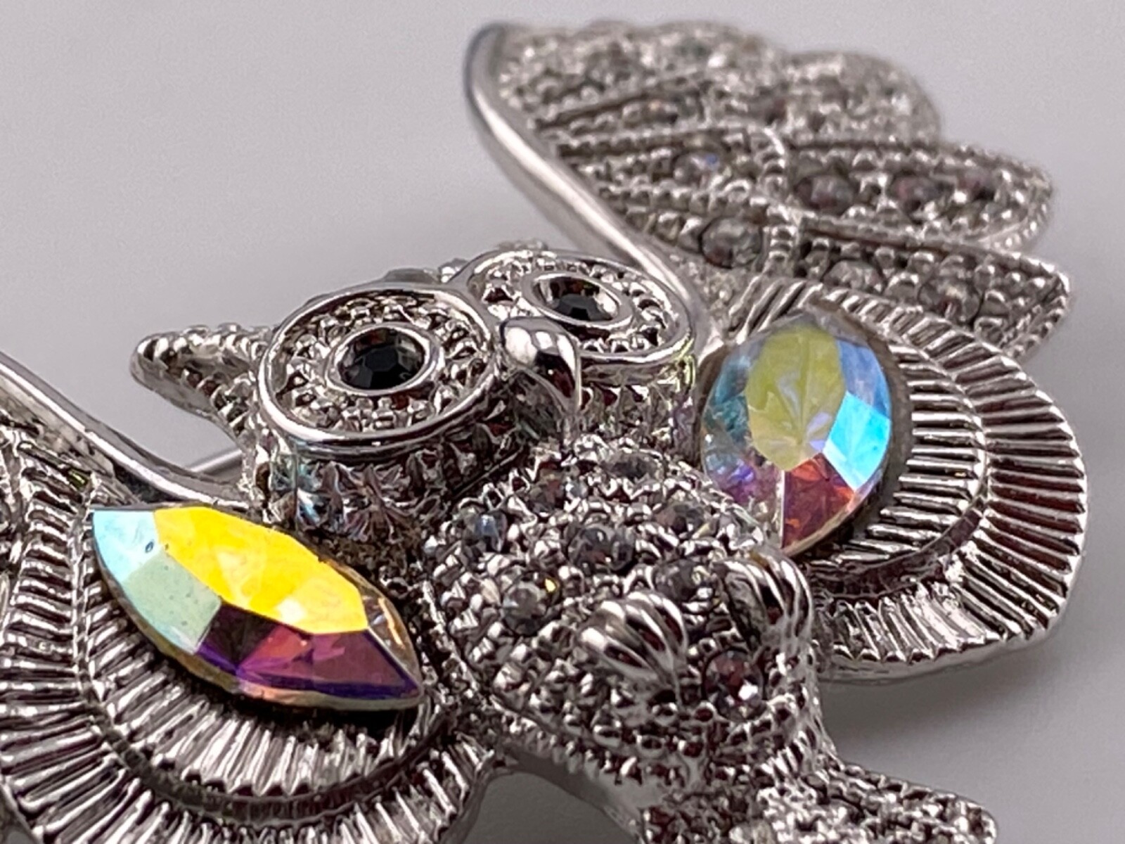 Spectacular Rhinestone 2” Sparkling Owl Brooch Pin 004-172
