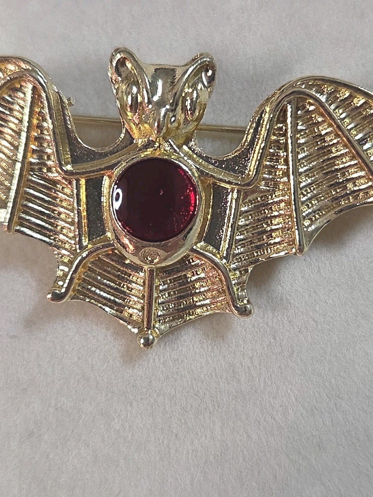 Gothic Rhinestone Bat Brooch. Gold Tone. Vintage Inspired Halloween 🎃
