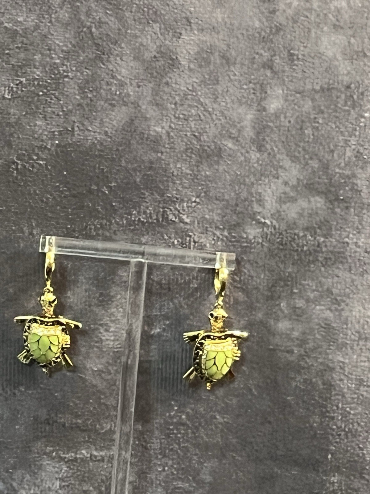 None tarnish none fade Gold Tone Turtle Necklace & Earrings Set Green