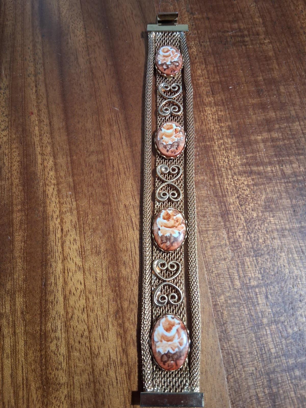 Gold Tone Metal Mesh Cuff Bangle Bracelet w/ 4 Oval Cameo Cabochons Clasp
