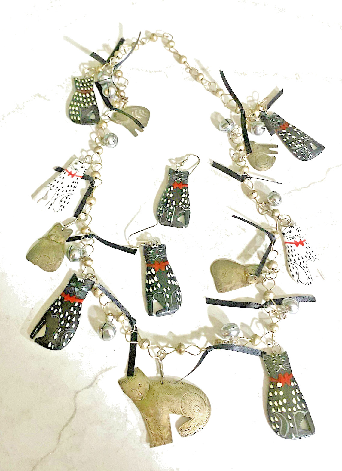 Laurel Burch STYLE Cat Charm Necklace Earring Set w/Dangle Bells & Ribbon