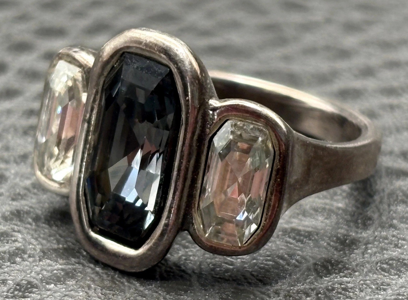 Uno de 50 3 Crystal Made with Swarovski Elements Ring Size 7 Silver Tone