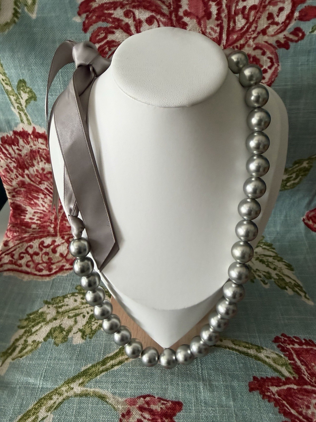 Chunky Pearl Ribbon Tie Necklace