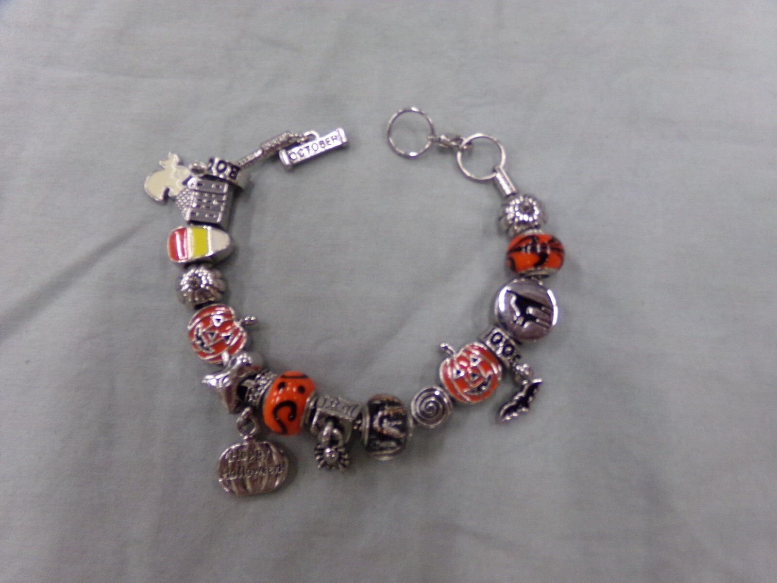 Willabee & Ward Halloween Charm 8″ Bracelet NEW Pumpkins-Ghosts-Black Cat