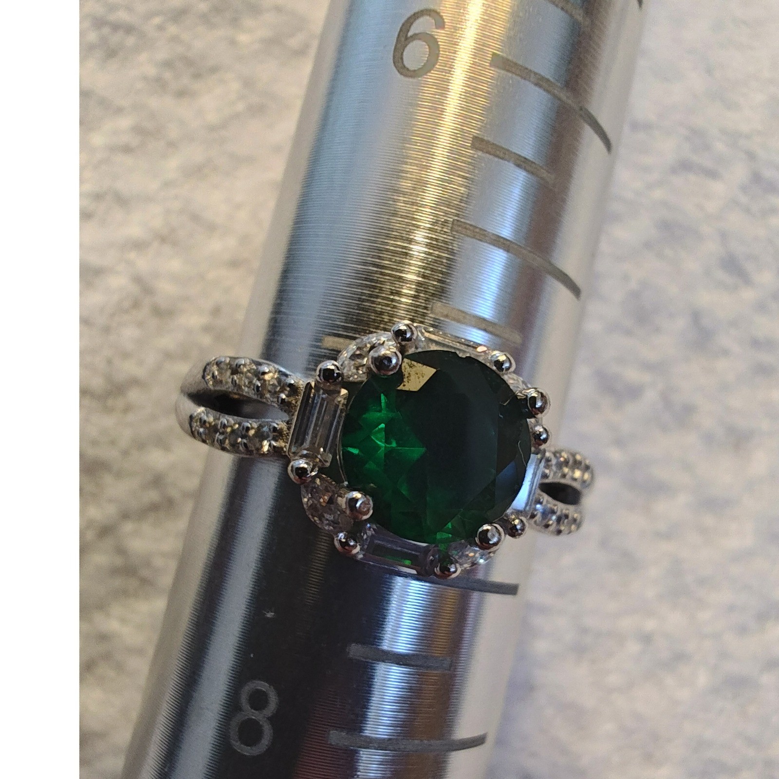 Cocktail Ring Green Round Cut Split Shank Silver Size 7