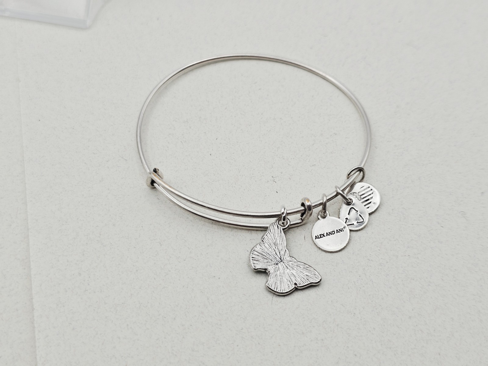 Alex Ani Silver Bracelet With Green Lace Butterfly 🦋 🦋 Generic Metal Charm ✨️