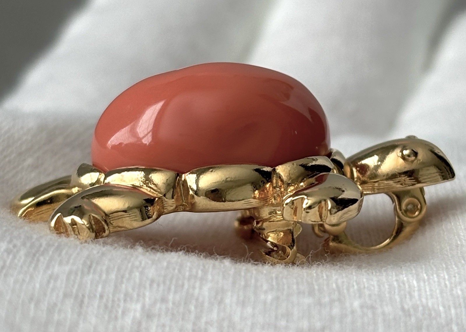 Vtg Kenneth Jay Lane Simulated Coral Cabochon Tortoise Brooch Pendant (No Chain)