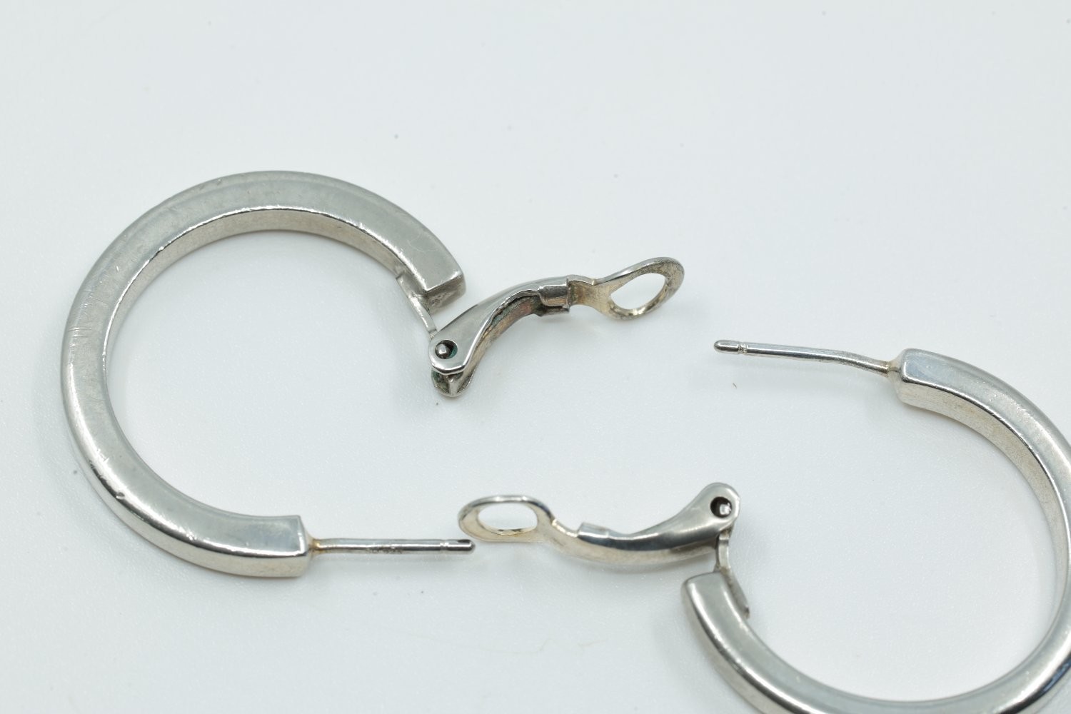 Earrings Medium Silver Sterling Hinged Snap Closure Small Hoop Vintage