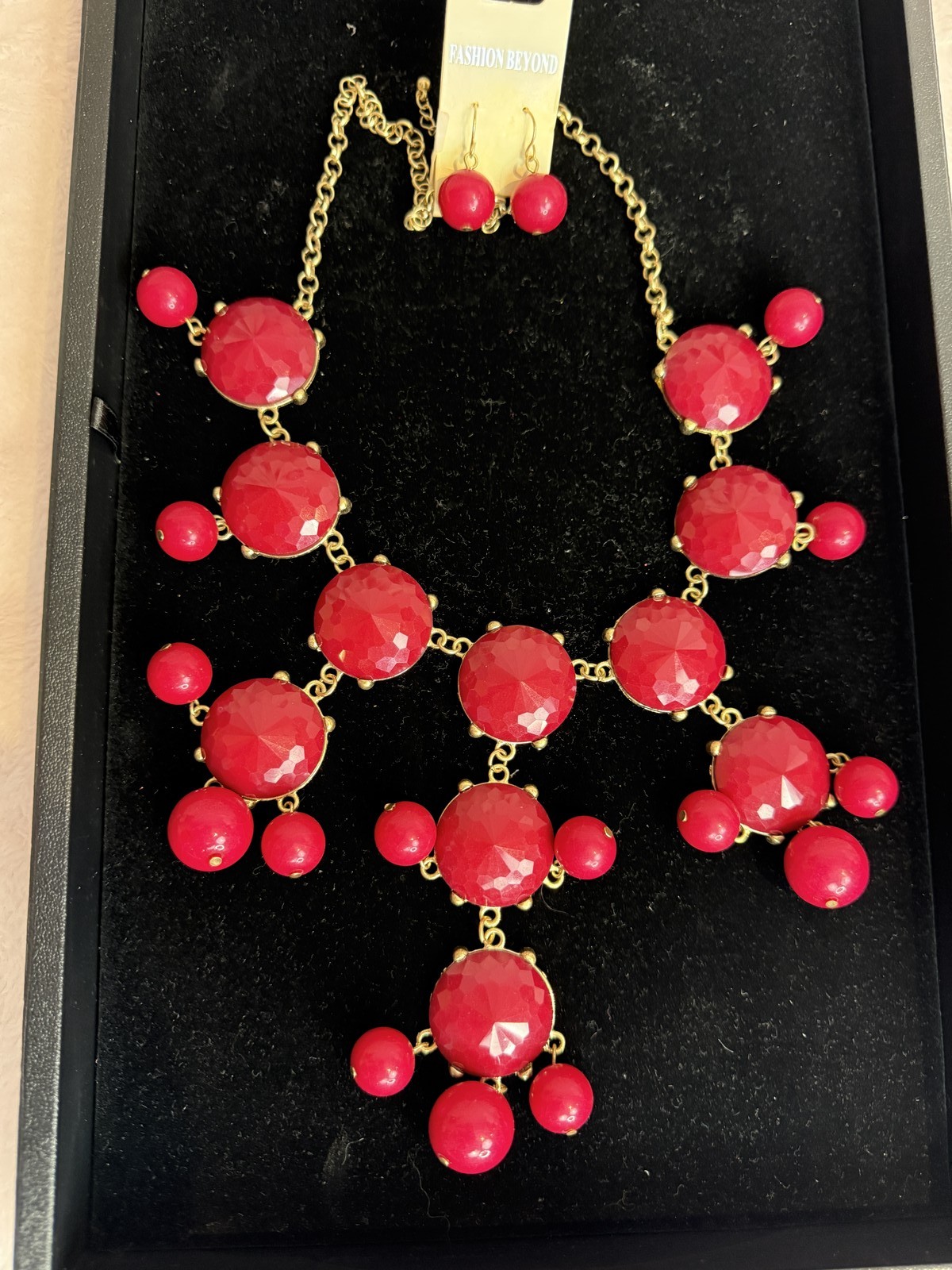 Red Bubble Bib Statement Necklace Earrings Set Gold Tone Chunky Beaded Fashion