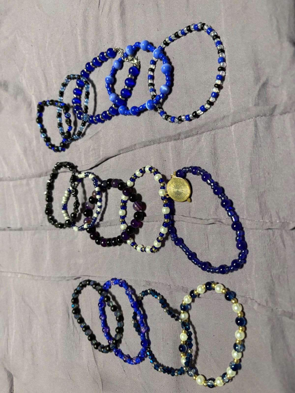 bracelets for women and men. comes in all shapes, sizes and types.