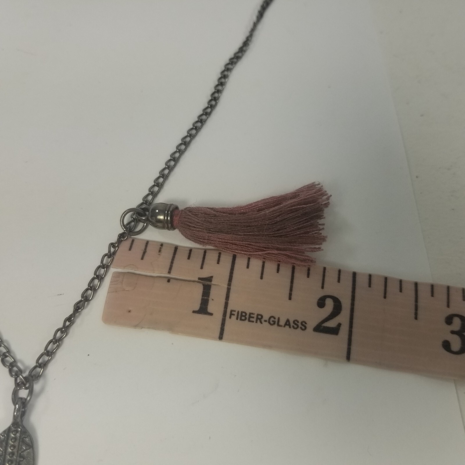 Dark Gray Silver Tone Tassle Feather Pendant Necklace 25.5″