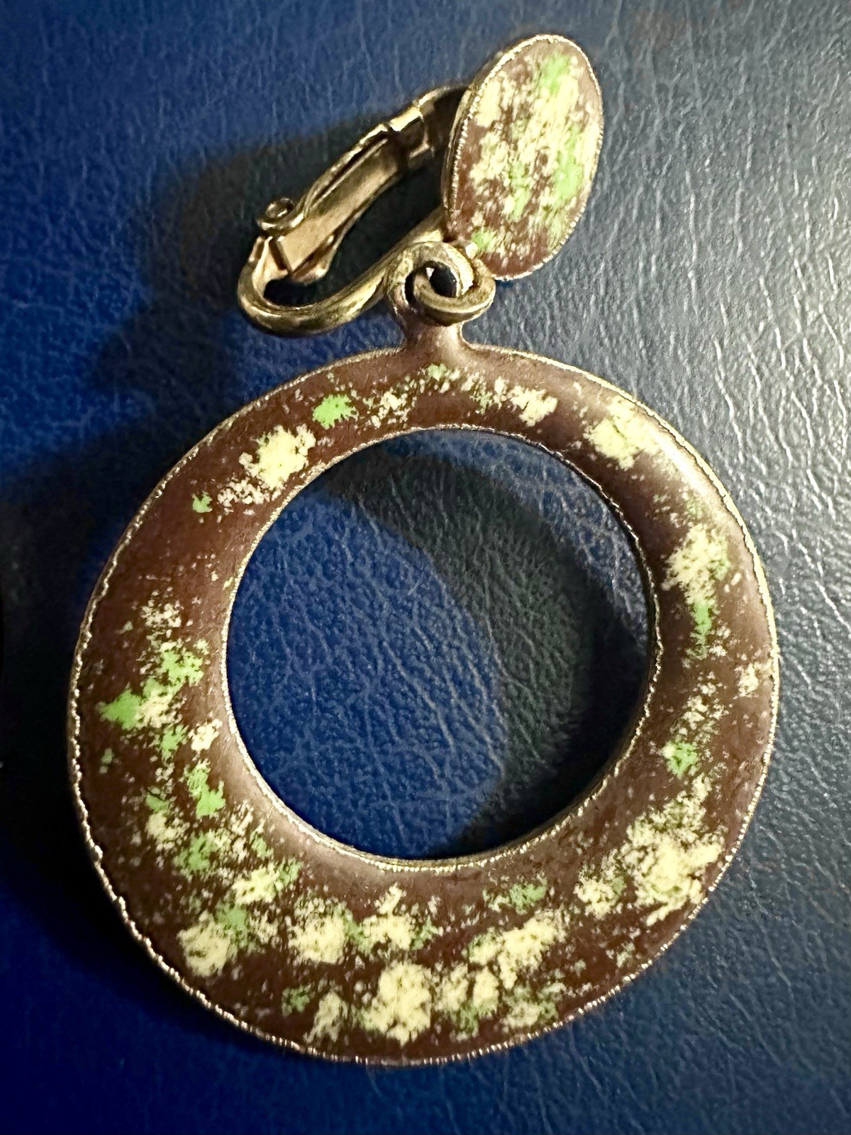 Vintage Brown/Green/ivory Speckled ENAMEL 1960s clip-on Dangle HOOP Earrings