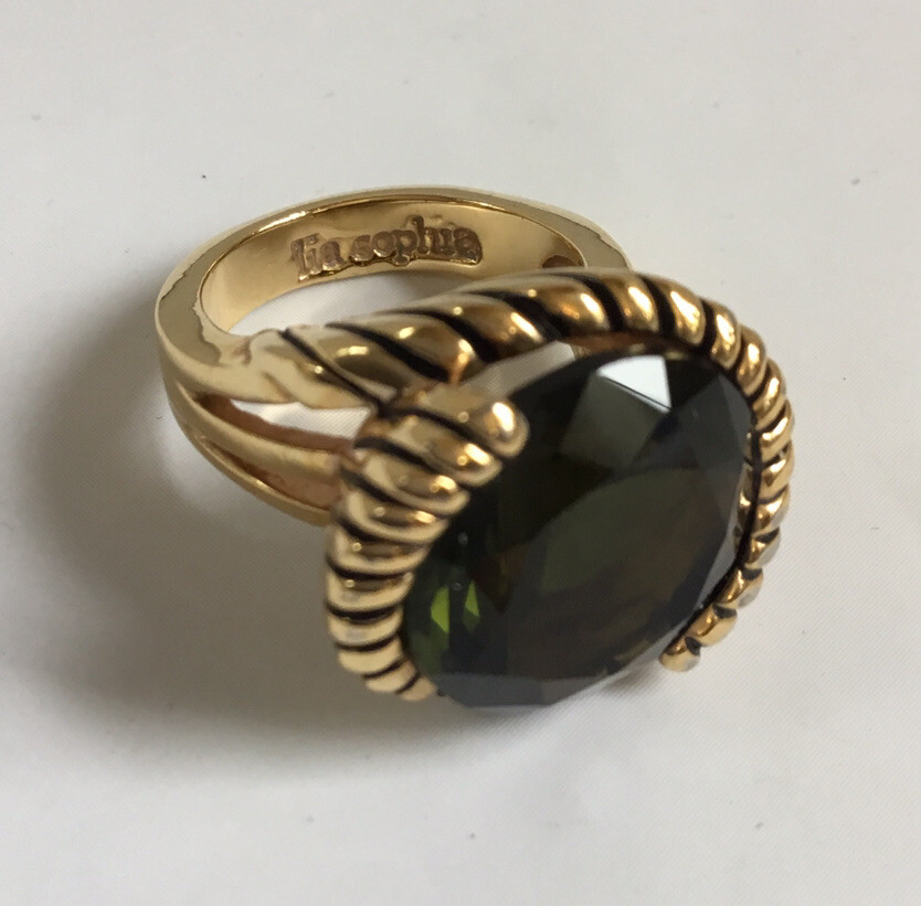Lia Sophia “Envy” Green Crystal Ring Gold Tone Unique Setting. EUC