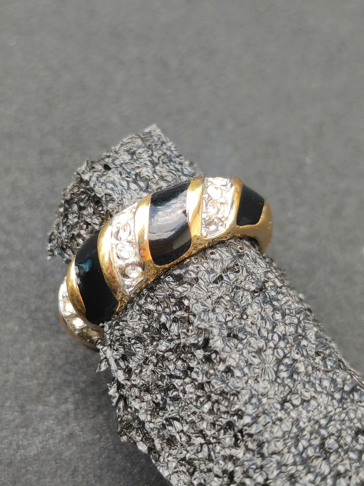 18 kt GE black and gold stripes ring size 8 yellow gold electroplated cz