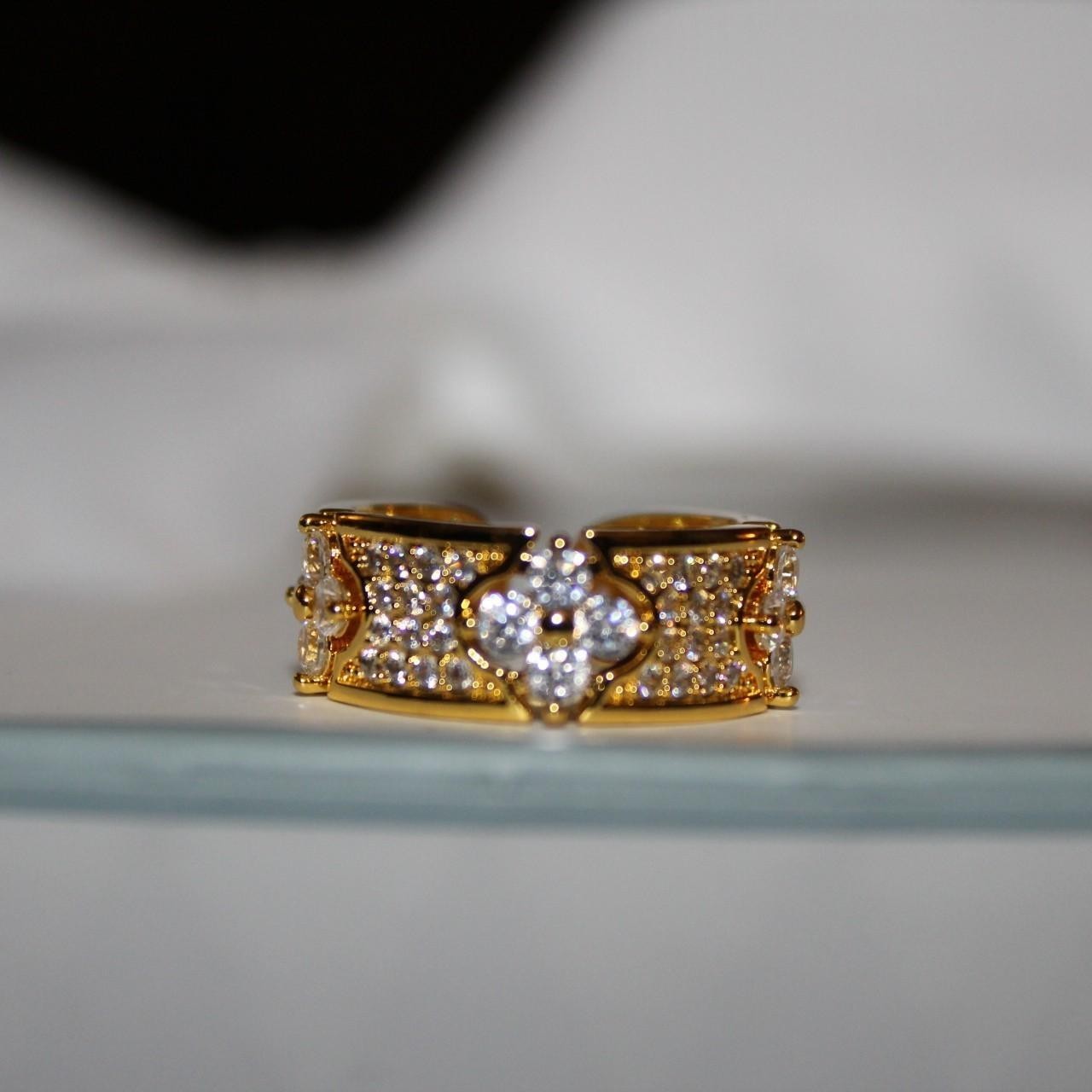 Goddess Glow Ring – Golden Aura