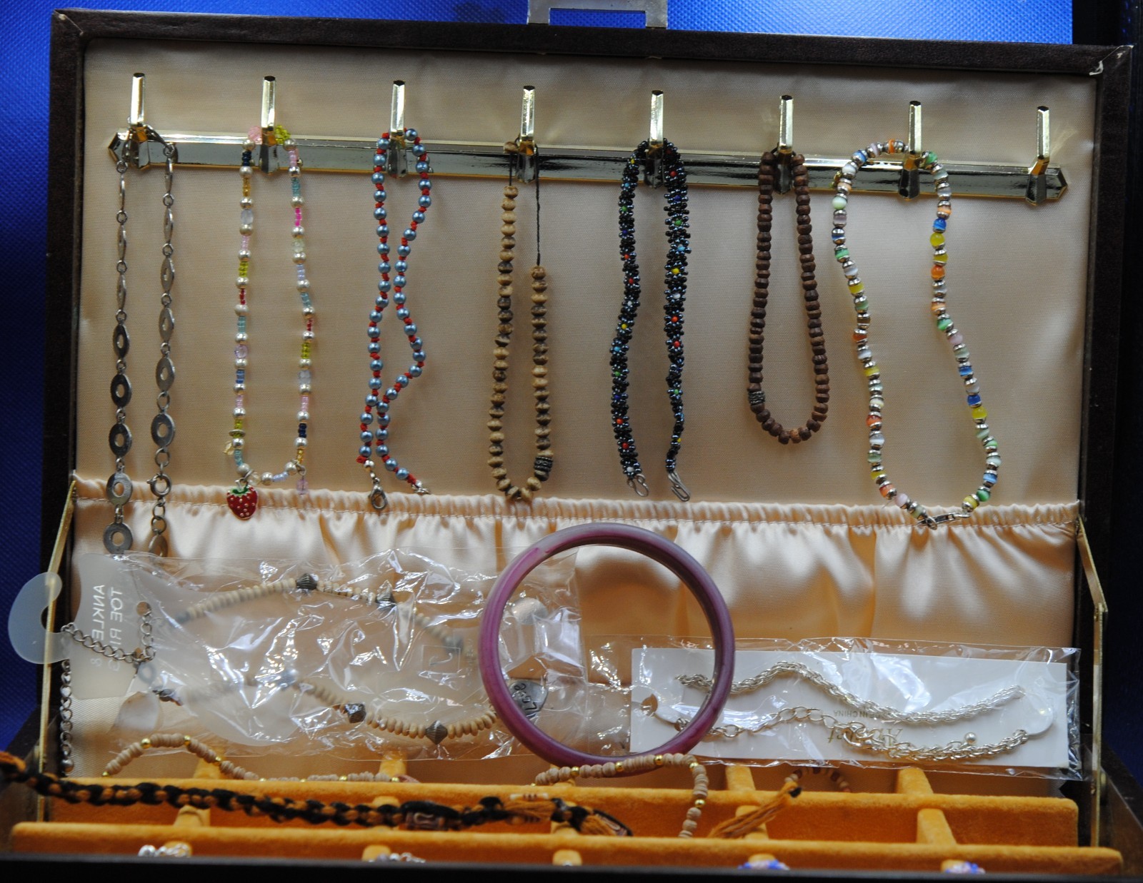 LOT OF 15 COSTUME BRACELETS ANKLES TOE PLUS 2 CORAL AND SILVER NECKLACES ESTATE