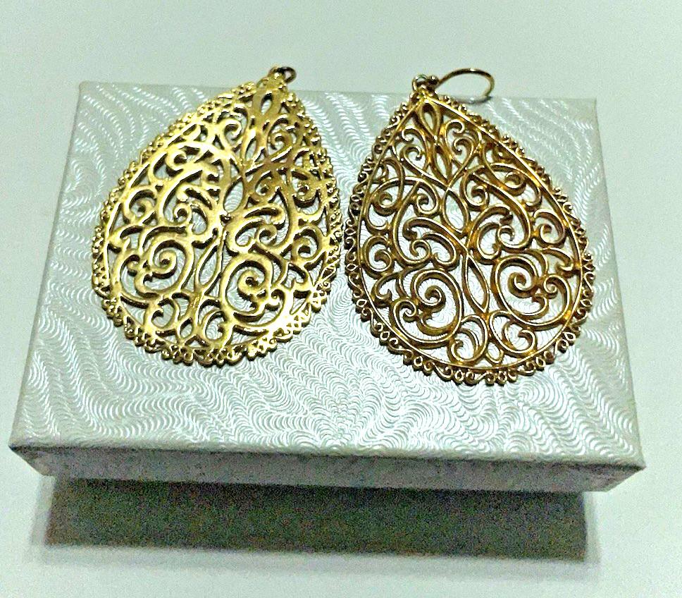 Costume jewelry dangle earrings 1 3/4 inches long