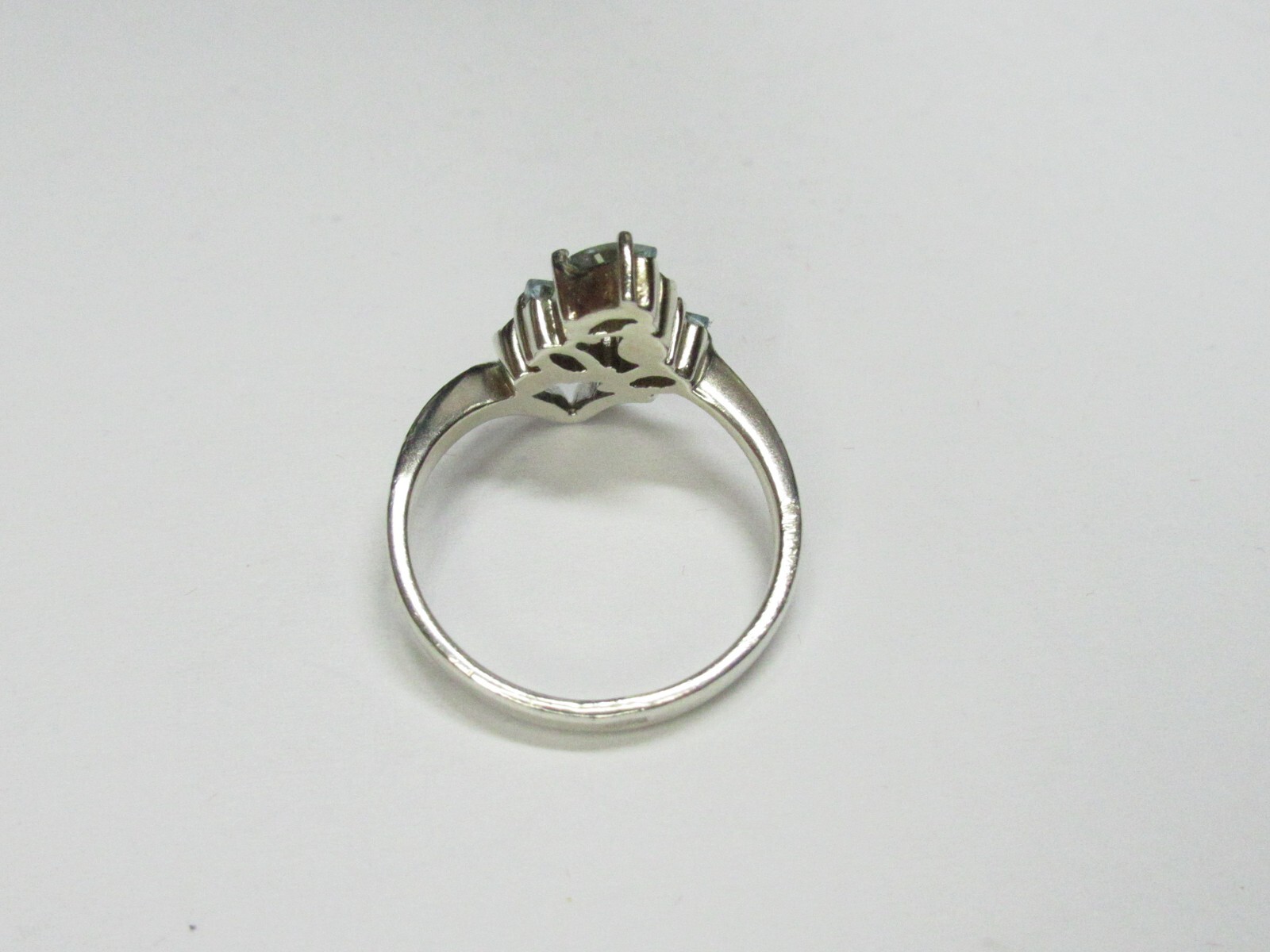 Women’s 925 sterling silver, 375 gold ring, topaz, 3,52 gr, size 7,75.