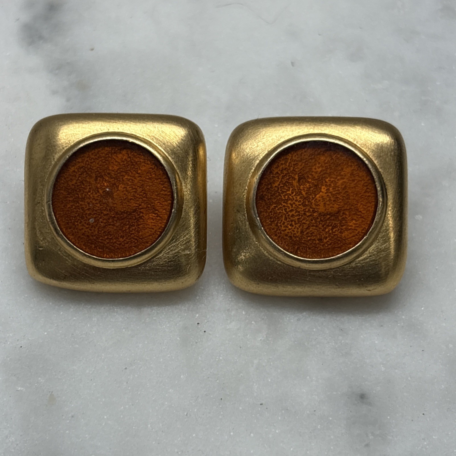 ELEGANT VTG 80’S GINNIE JOHANSEN RED ENAMEL SQUARE SATIN GOLDEN CLIP EARRINGS