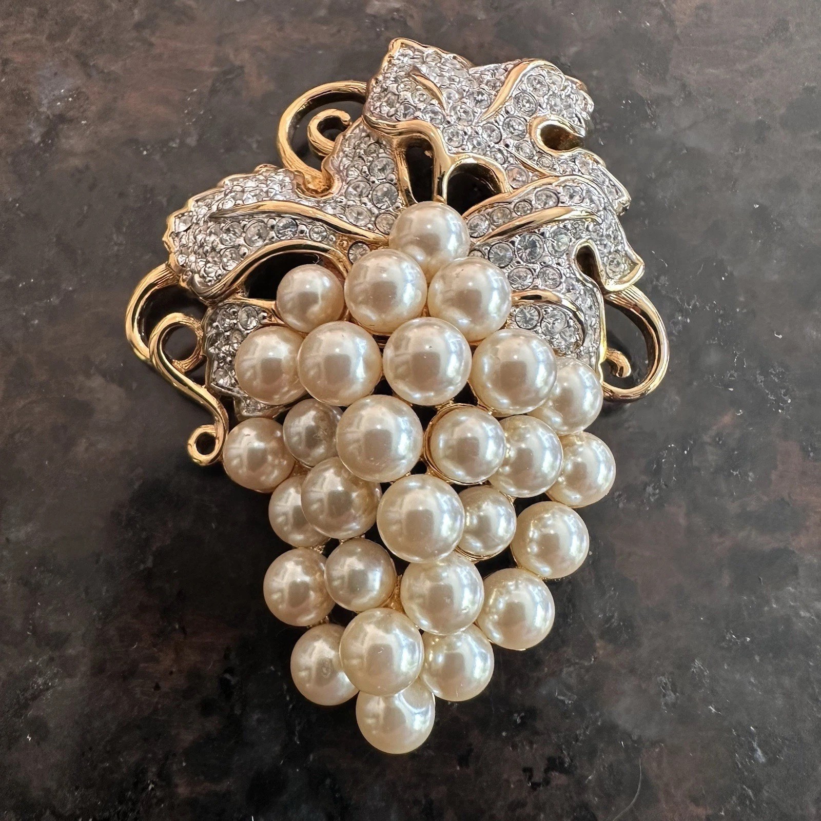 Vtg SWAROVSKI Faux Pearl Rhinestone & 23K Gold Plated Grape Cluster Lg Brooch
