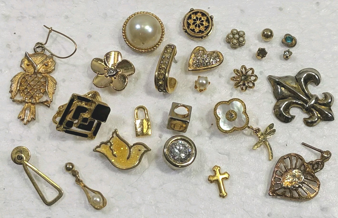 Single Unmatched Earrings Pierce Clip Screw All Vintage Some Branded Lot 250+