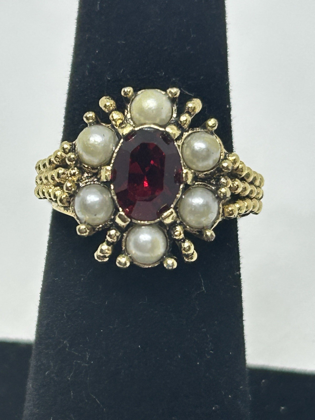 Vintage Avon Cocktail Ring Size 6.5 Red Garnet Glass Pearl Gold Tone Signed 1970