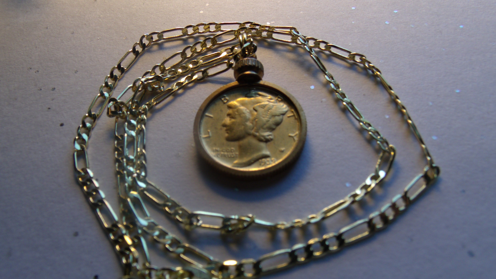 Genuine Gold Plated Mercury Dime Pendant and 18kgf 22″ Gold Filled Link Chain.