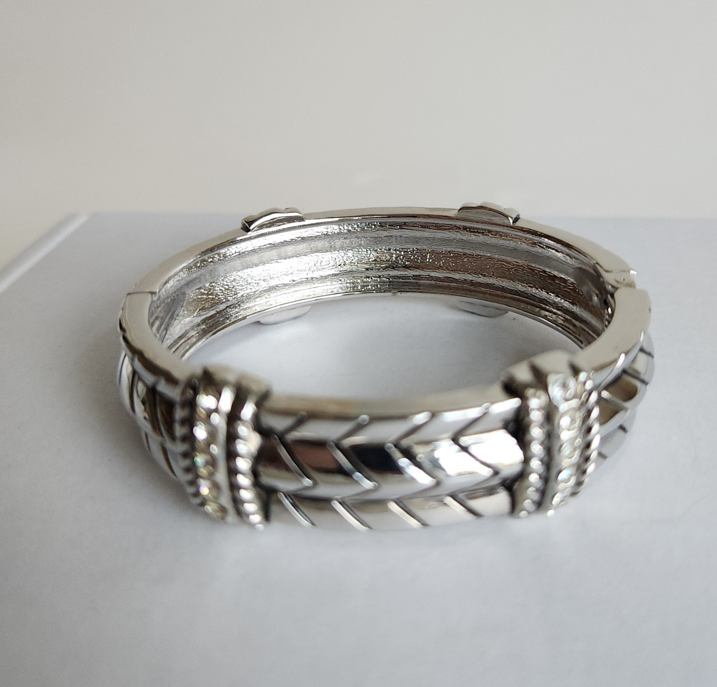 Chunky Bold Silver Tone Hinged Bangle Bracelet | Wide Statement Style | 7″ Fit