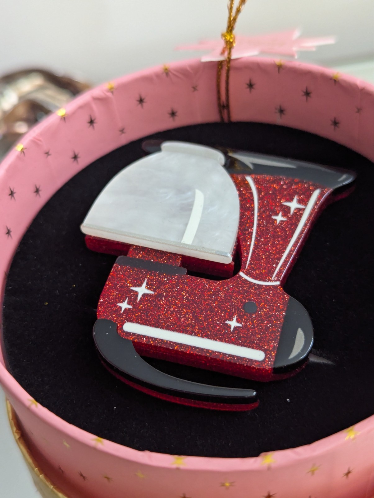 Erstwilder Spin Me Right Round Red Stand Mixer Resin Brooch Pin NWT LD Exclusive