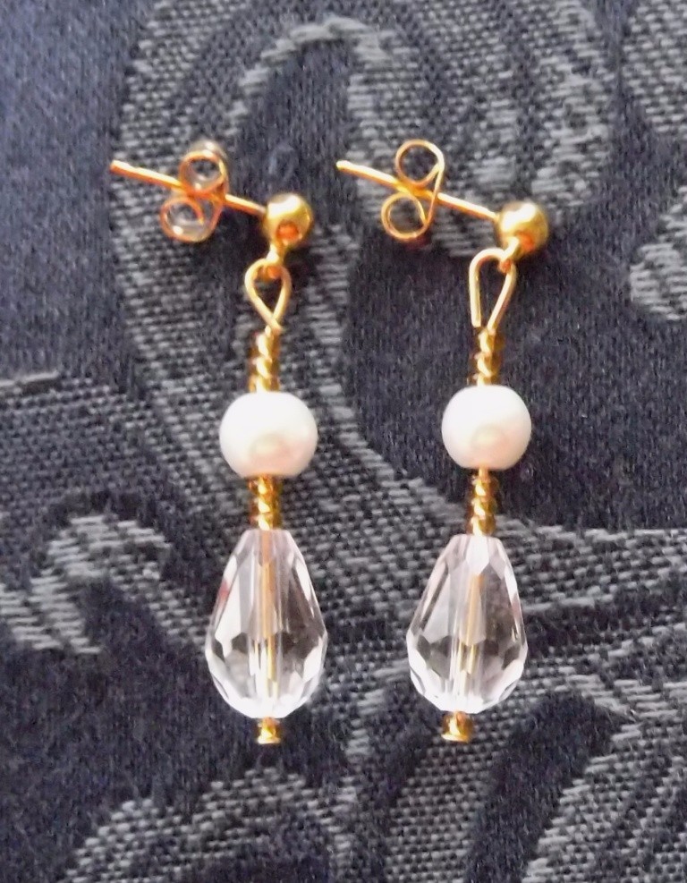 HANDCRAFTED CRYSTAL & PEARL DROP EARRINGS, PIERCED, MEDIUM LENGTH, NEW, AUST