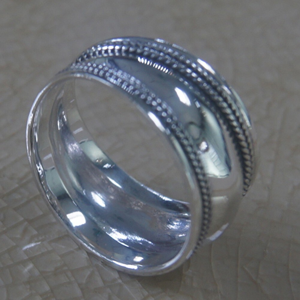 Charming ring Round and smooth Thai pattern available in sizes 7 8 9 10 11 12