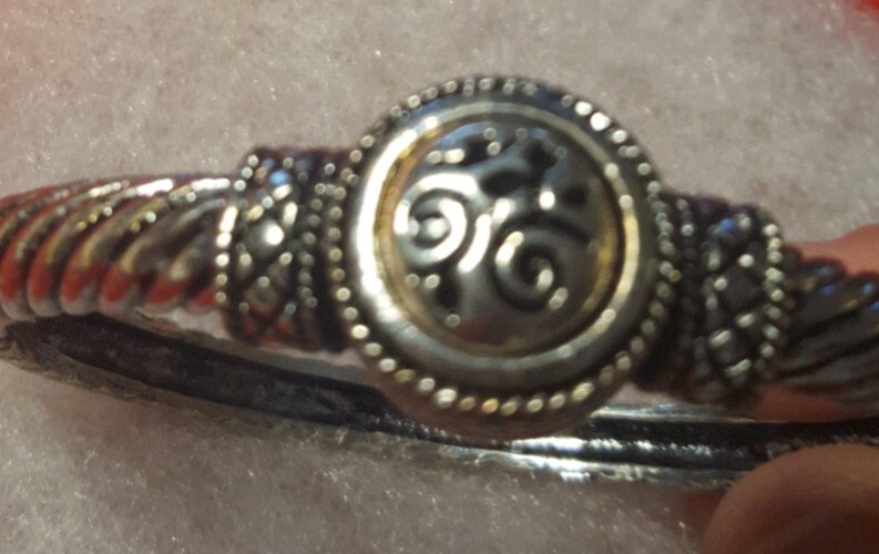 SILVER TONE BANGLE BRACELET PUSH BUTTON CLASP MAGNETIC INTERCHANGEABLE CENTER