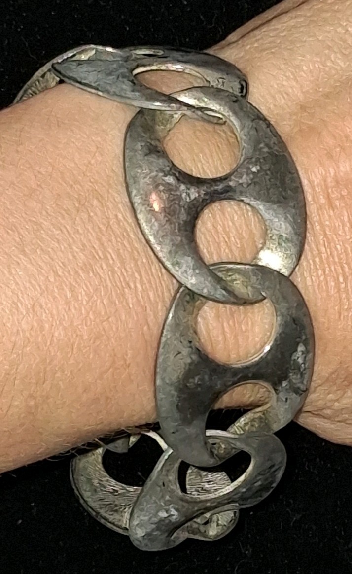 Silver Tone Oval Link Chain Bracelet, Fold Over Clasp, Metal, No Stone 7 in