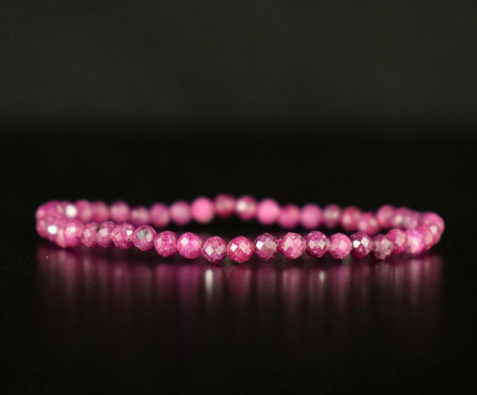 Ruby bracelet round faceted beads Positive thinking Maintenance Stabil