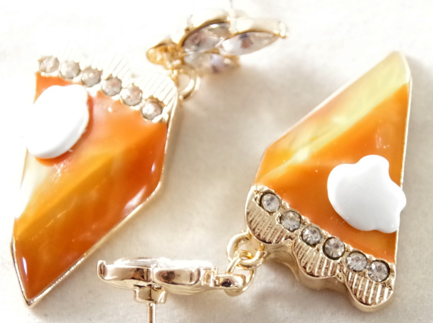 HTF! 3-D BETSEY JOHNSON PUMPKIN PIE RHINESTONE THANKSGIVING DROP DANGLE EARRINGS