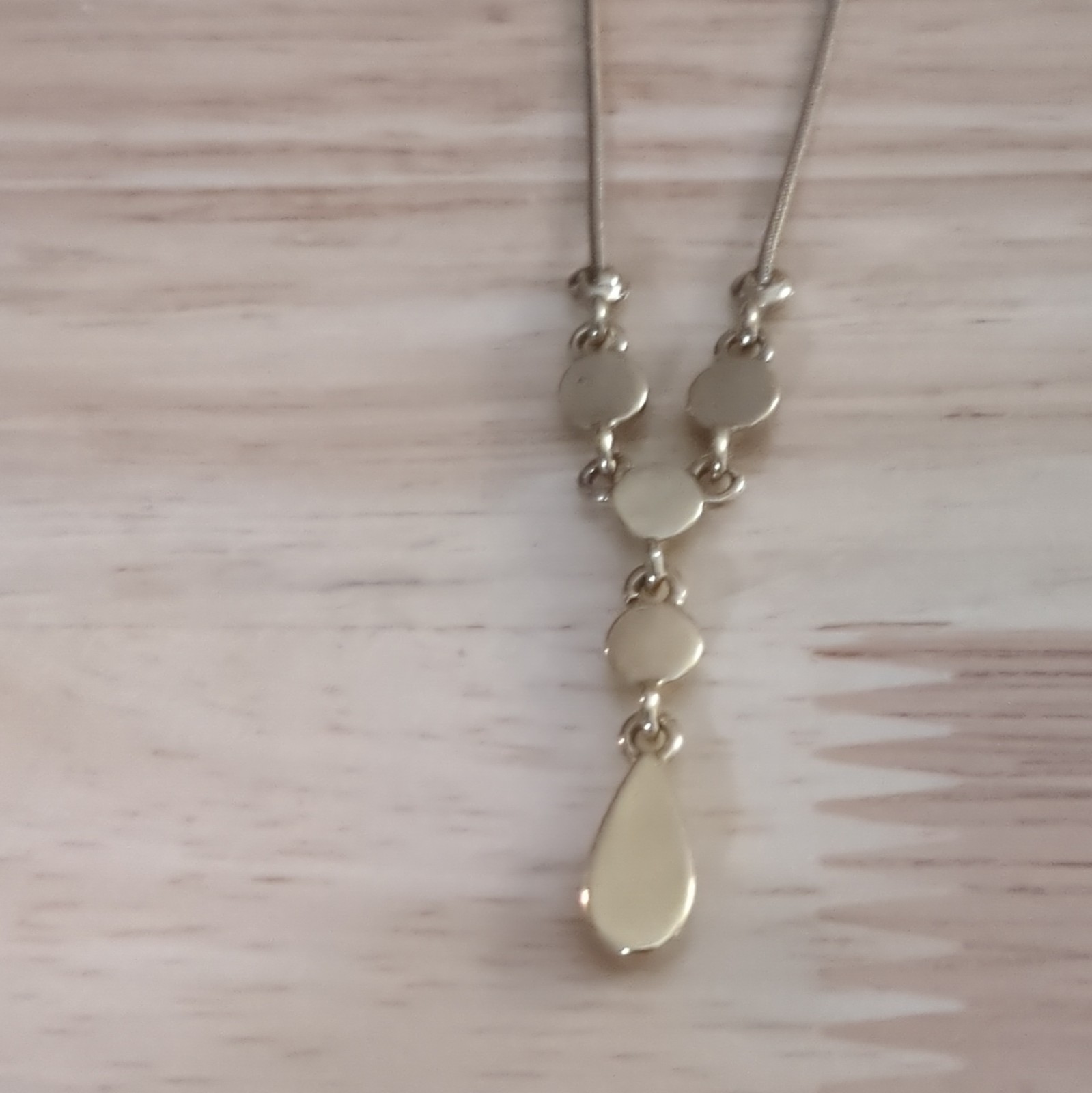 1980s Liz Clairborn Gold-tone Pendant Necklace With Lobster Claw Clasp.