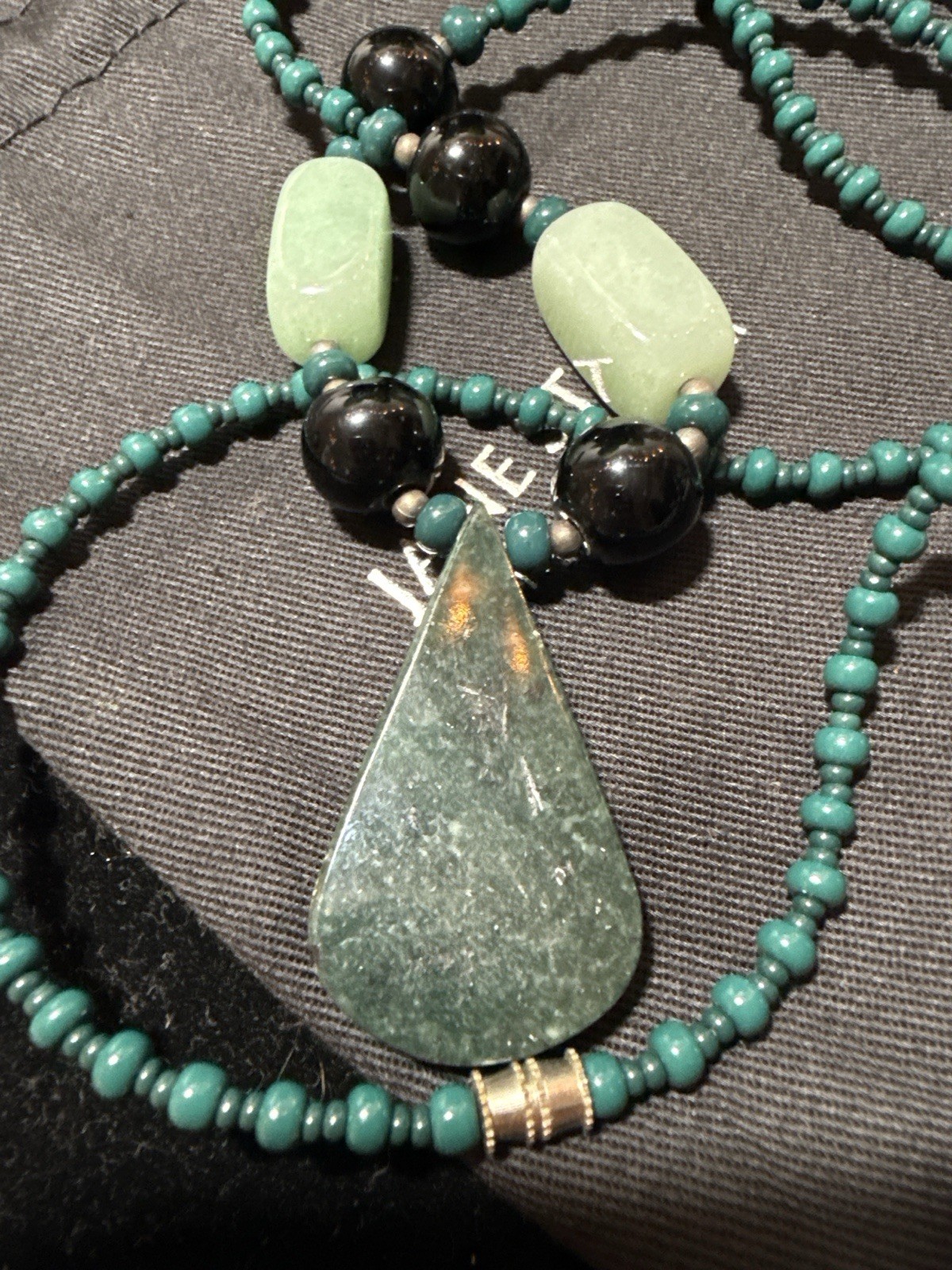 Green Stone Teardrop Pendant Beaded Necklace 26” w/ Bag Lot #992