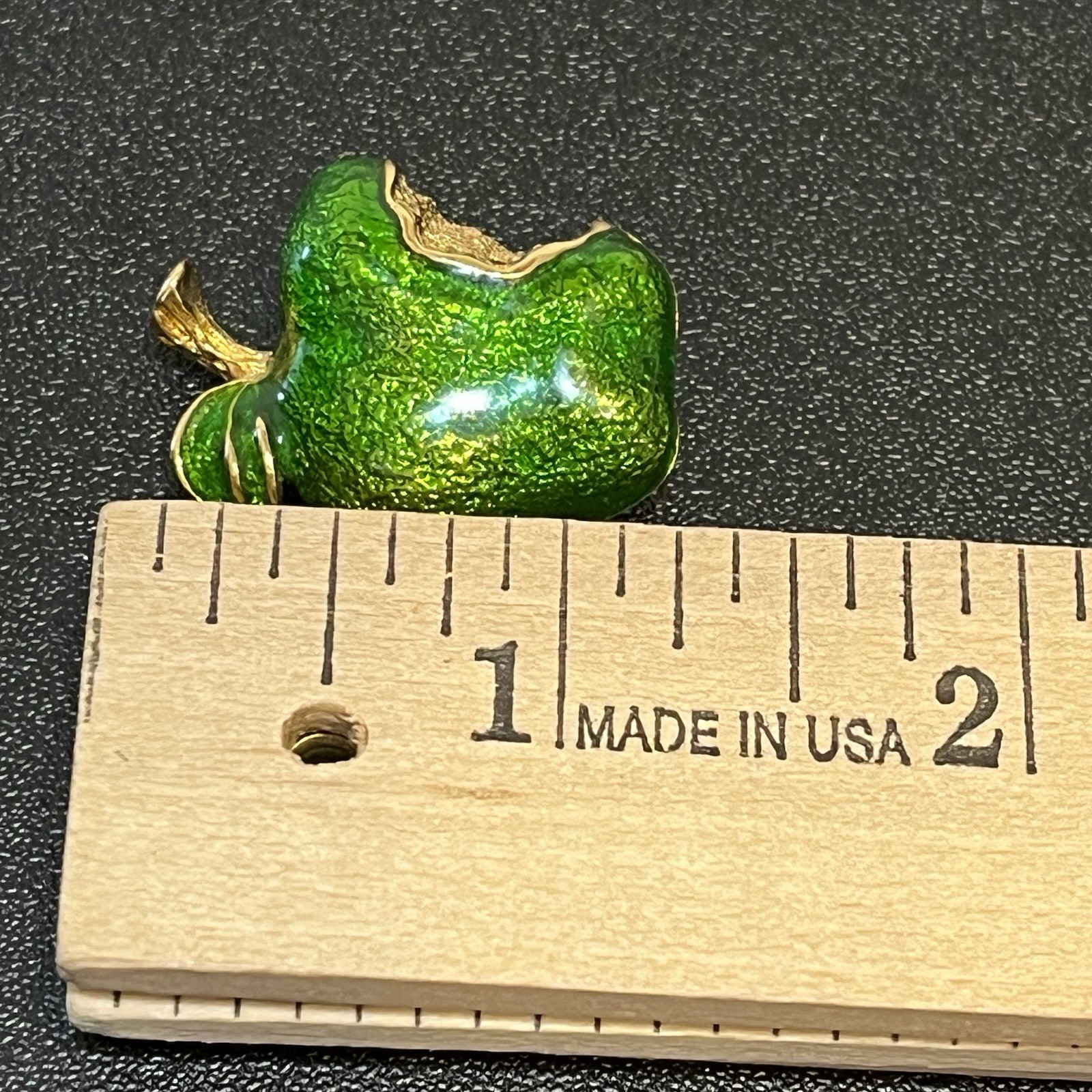 Vintage Green Apple Gold Tone Enamel Brooch Pin Jewelry Fruit Teacher Wicked
