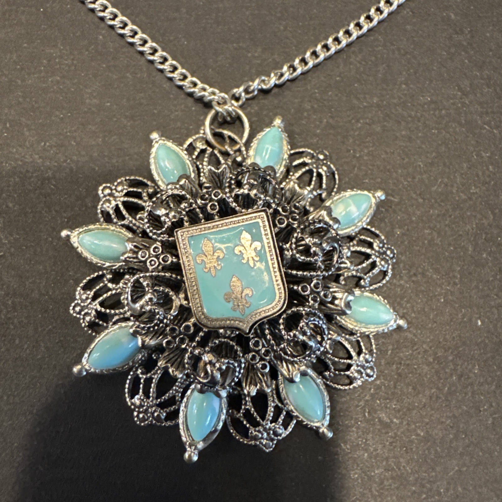 Vintage Necklace Filigree Pendant Silver Tone On Silver Tone 18” Chain