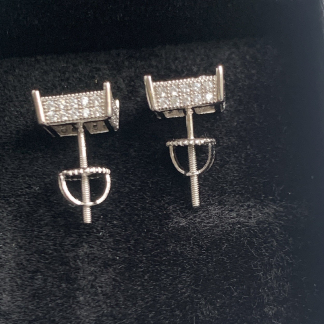 Man made diamonds in 925 silver