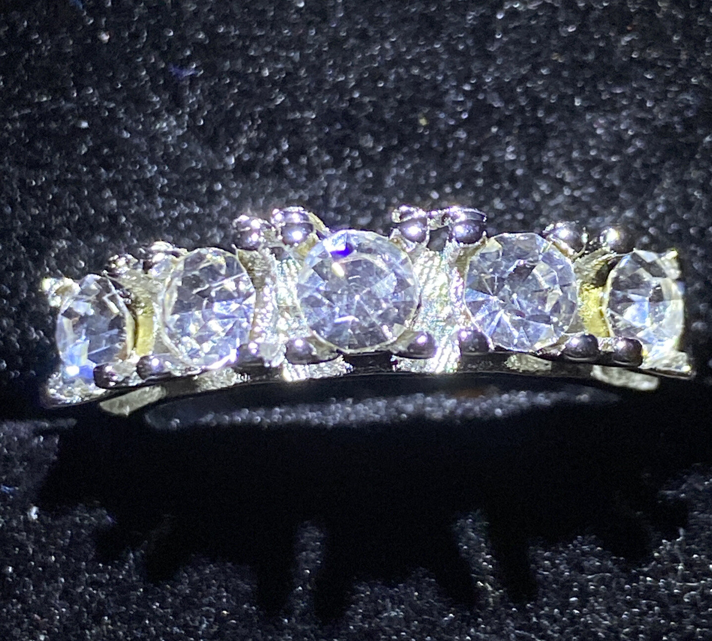 SPARKLING CREATED ROUND CUT CLEAR CRYSTAL GEMS BAND ETERNITY RING SIZE Q