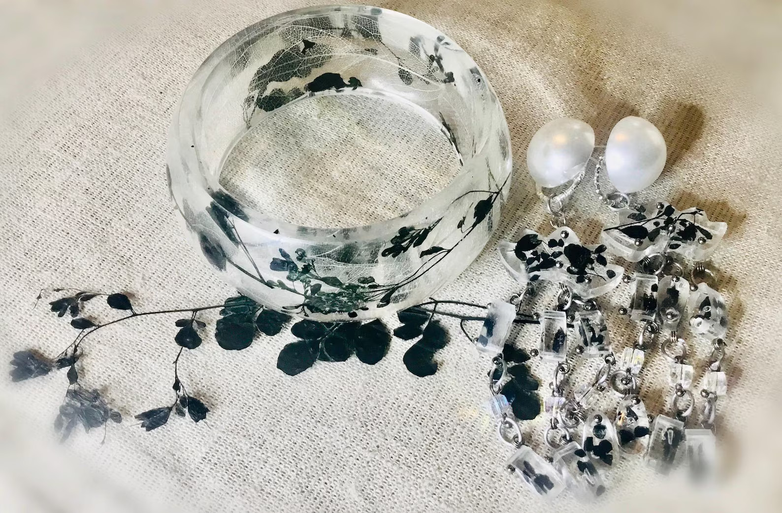 White Leaf and Black Flower Resin Jewelry Set – Handmade Bangle and Drop Earring
