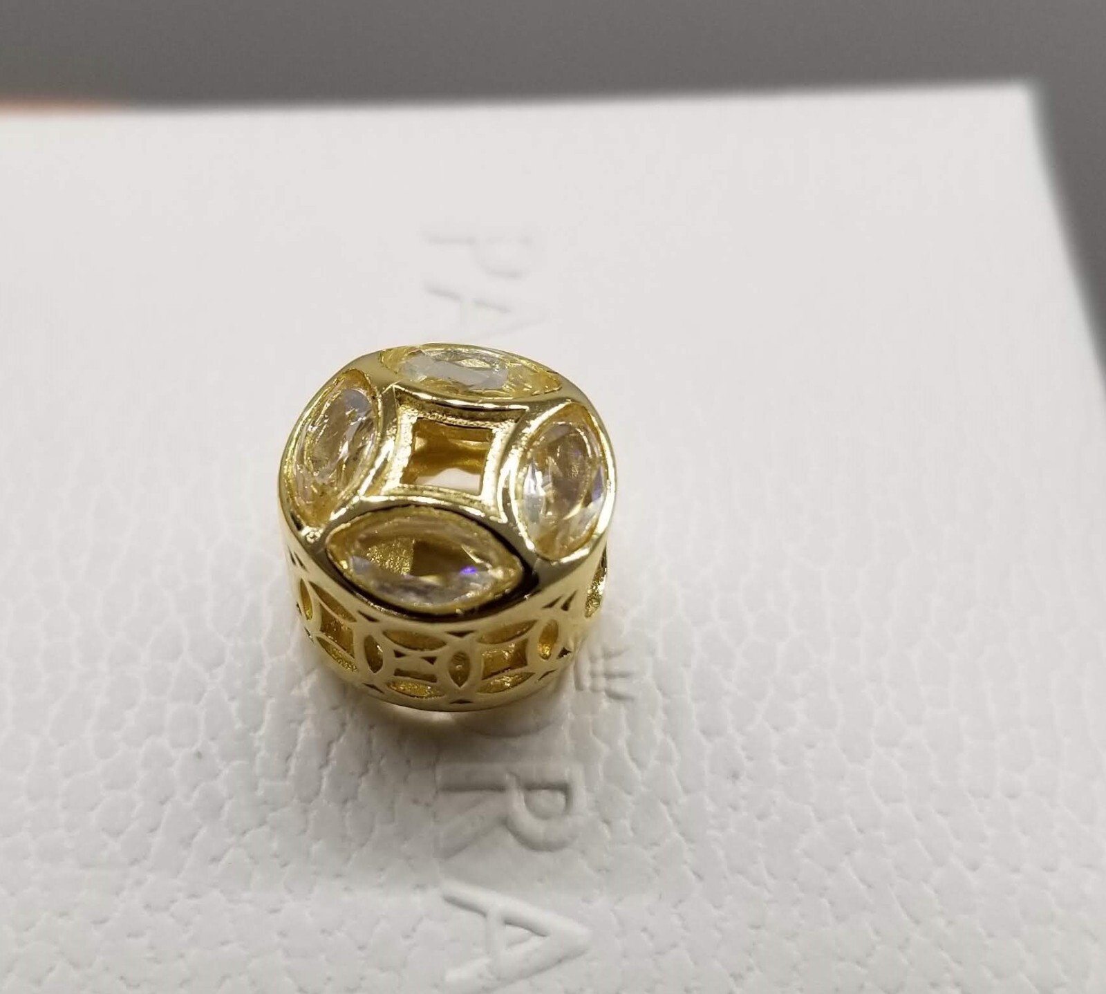 Authentic Pandora moments Good Fortune Coin Shine Gold Plated Charm