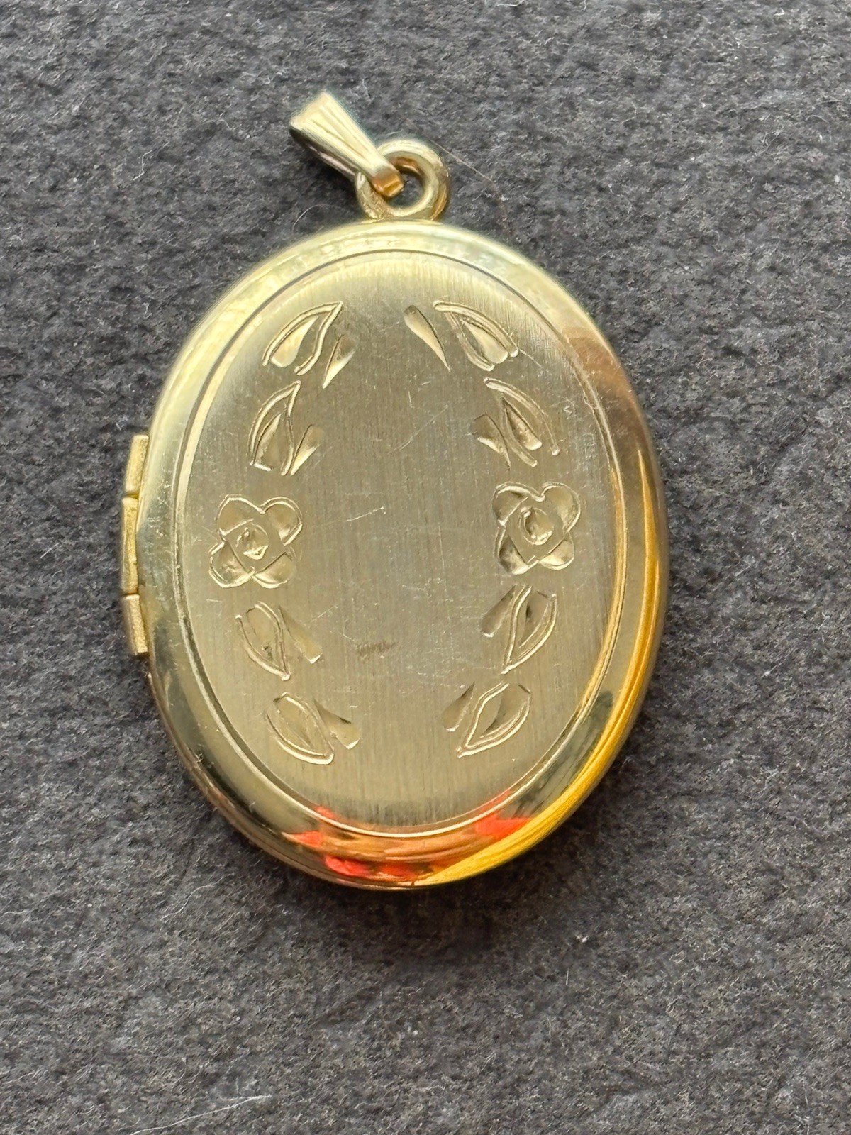 Vintage 12k Gold Filled Swirl Floral Ladies Pendant Locket 32mm
